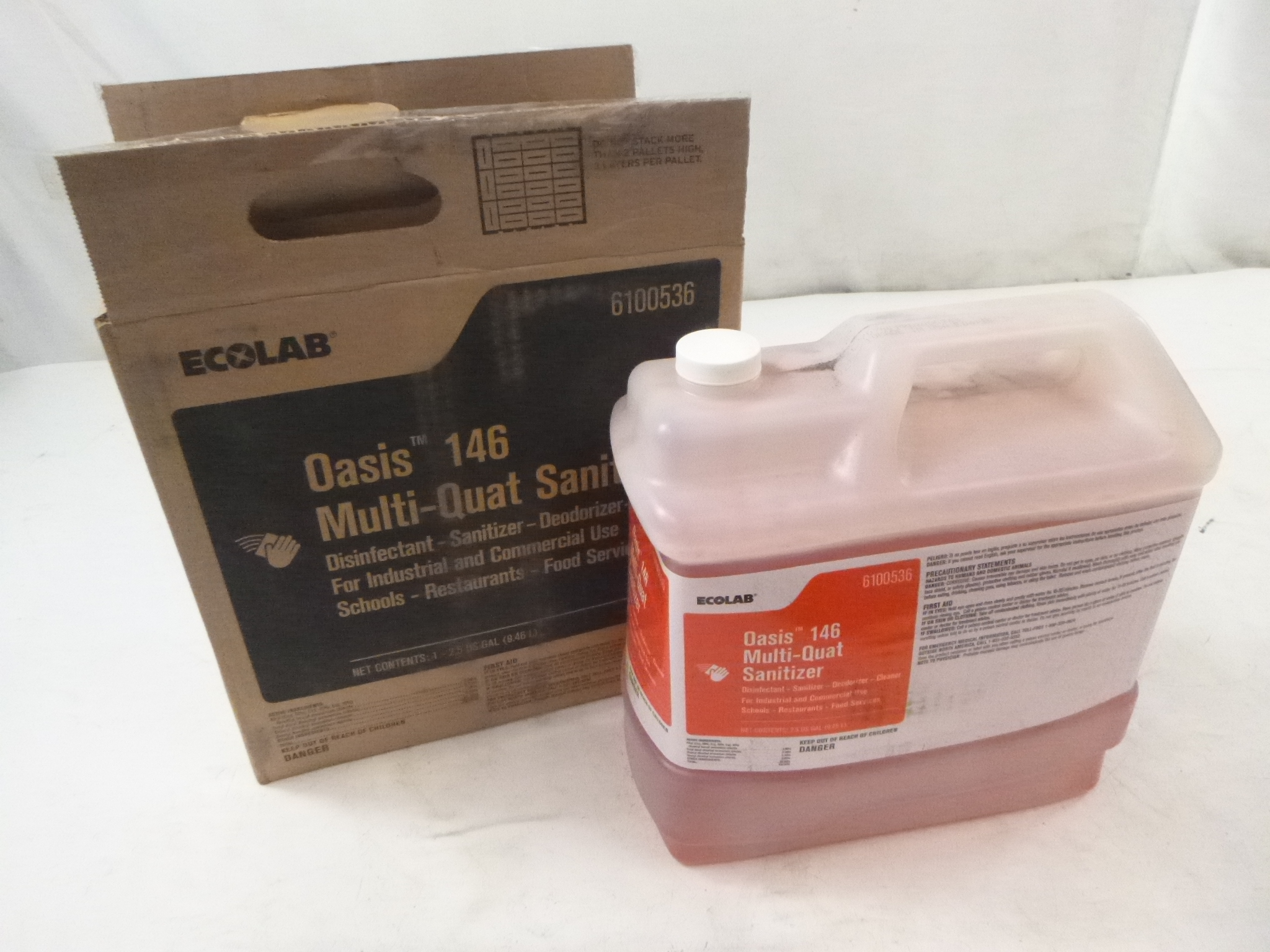 Ecolab 9.46L Oasis 146 Multi-Quat Sanitizer & Surface Cleaner